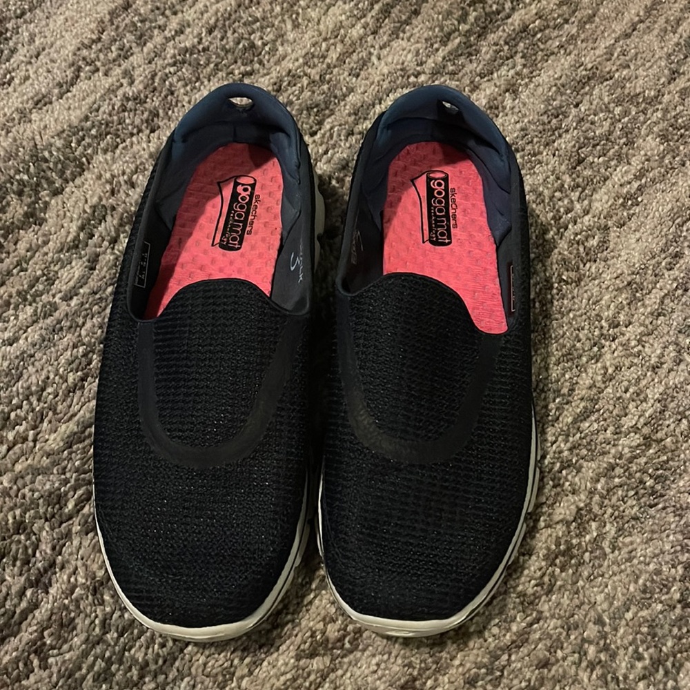 SKECHERS GO WALK 3 NAVY SIZE 7.5